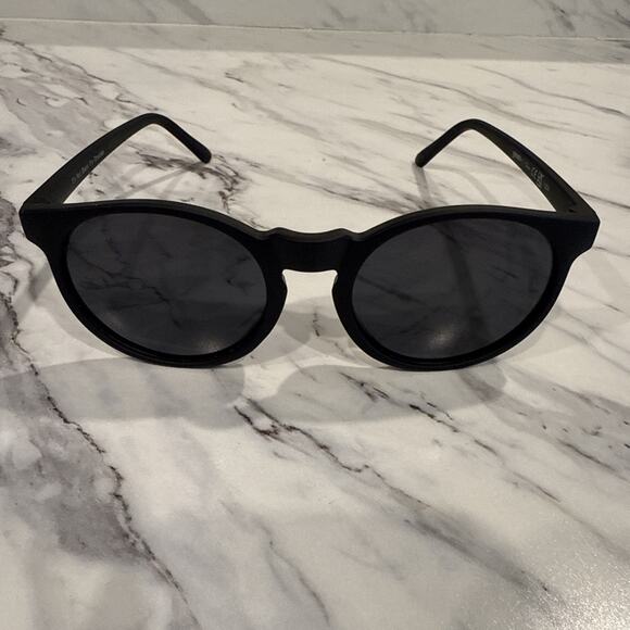 Goodr "It's Not Black It's Obsidian" - Unisex Polarized Sunglasses Matte Black - Picture 1 of 6
